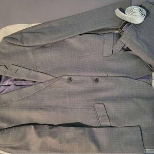 Butler & Webb Mens 2 Piece Suit. Like new, used 3 times only